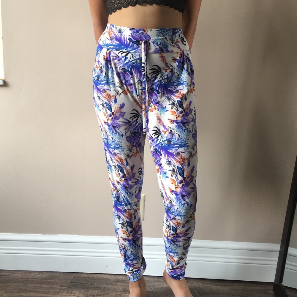 They are joggers but have a legging like feel